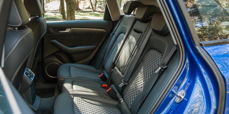 Интерьер Audi SQ5 TDI Plus (8R) 2016 года  (AU) (фото 2 из 18)